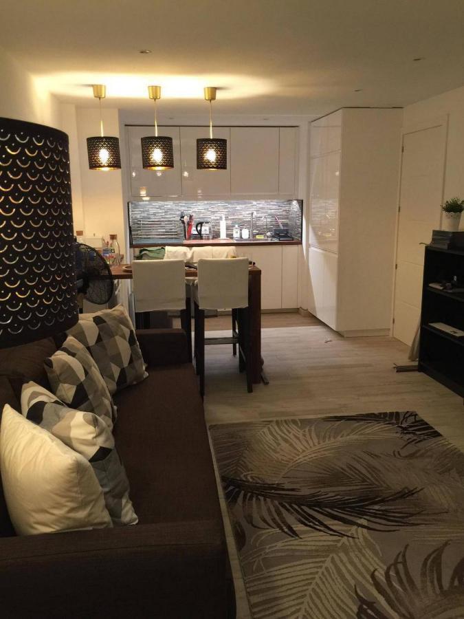 Stunning 1 Bed Apt 贝纳尔马德纳 外观 照片